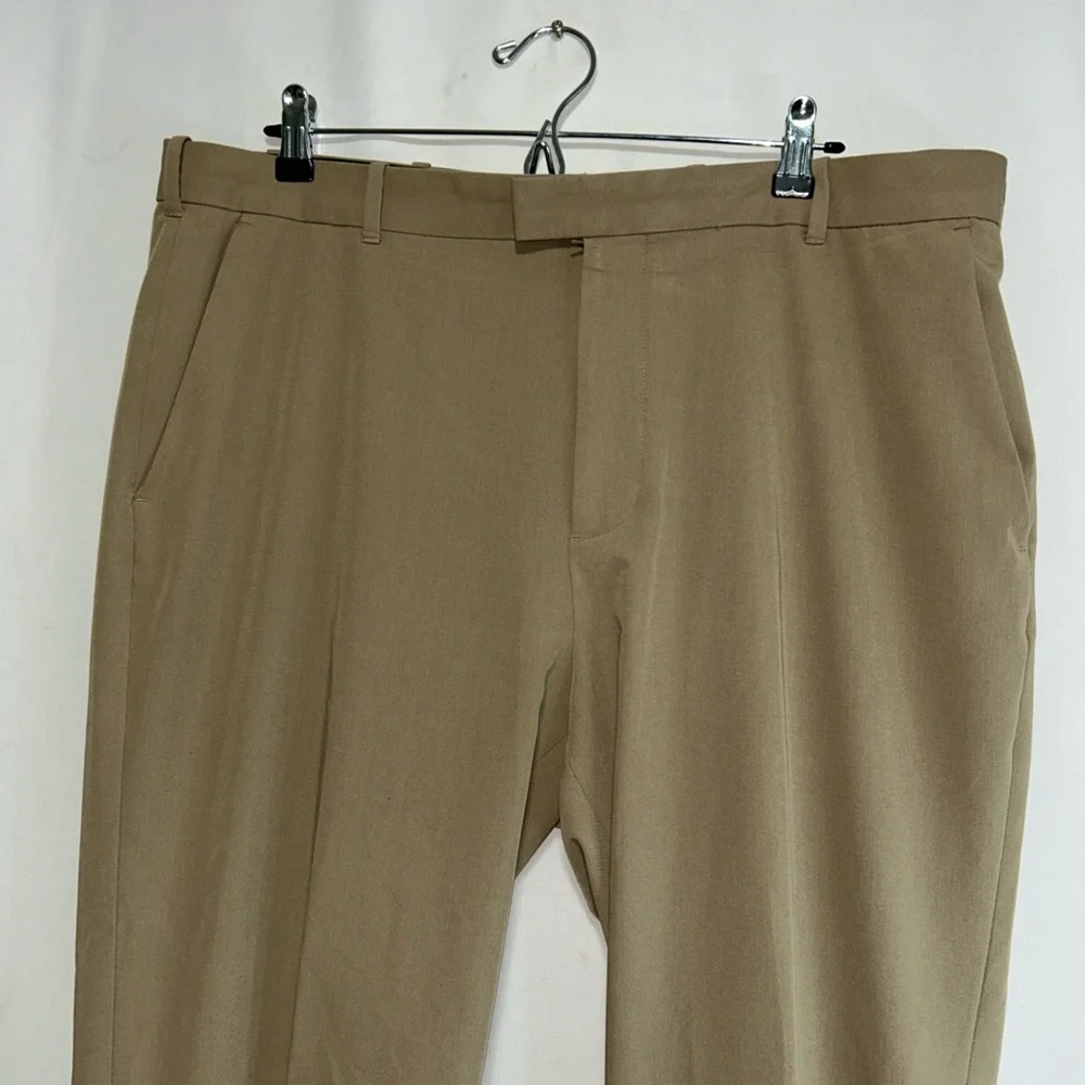 Izod Tan Chinos‎ Classic Fit Lightweight